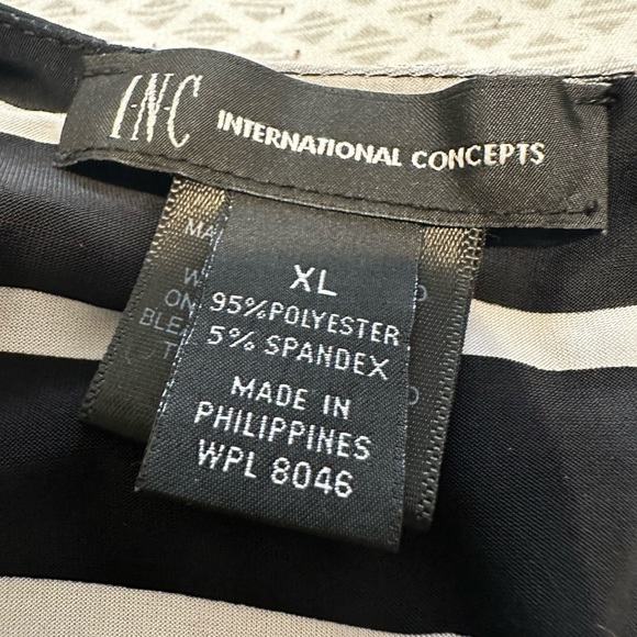 Black and white striped maxi dress - Picture 5 of 5